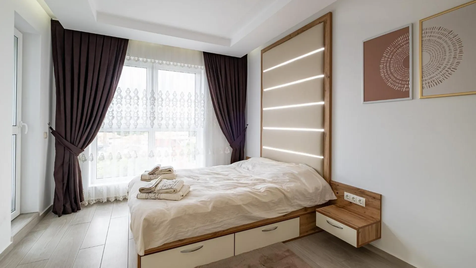 Boutique 1 Bedroom Apartment With Parking And Port View Varna