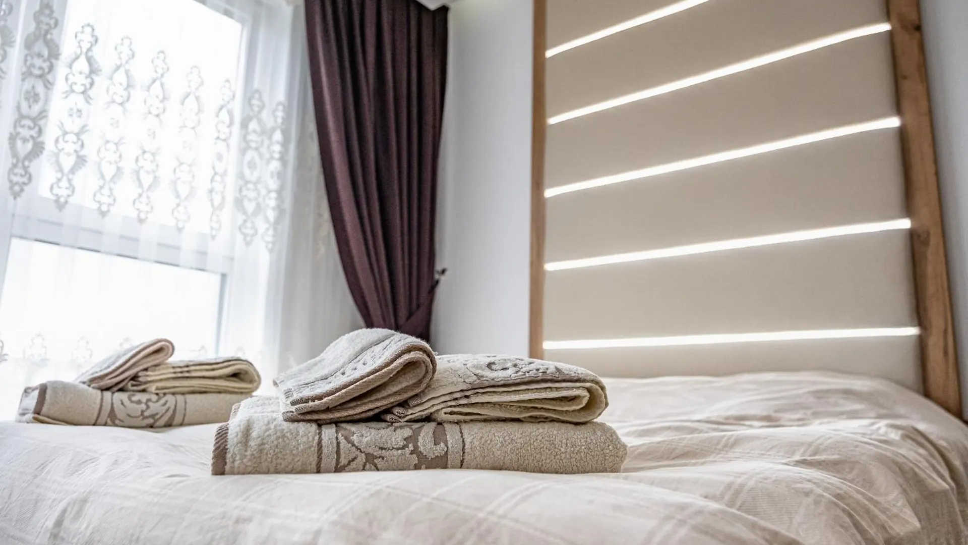 Boutique 1 Bedroom Apartment With Parking And Port View Varna