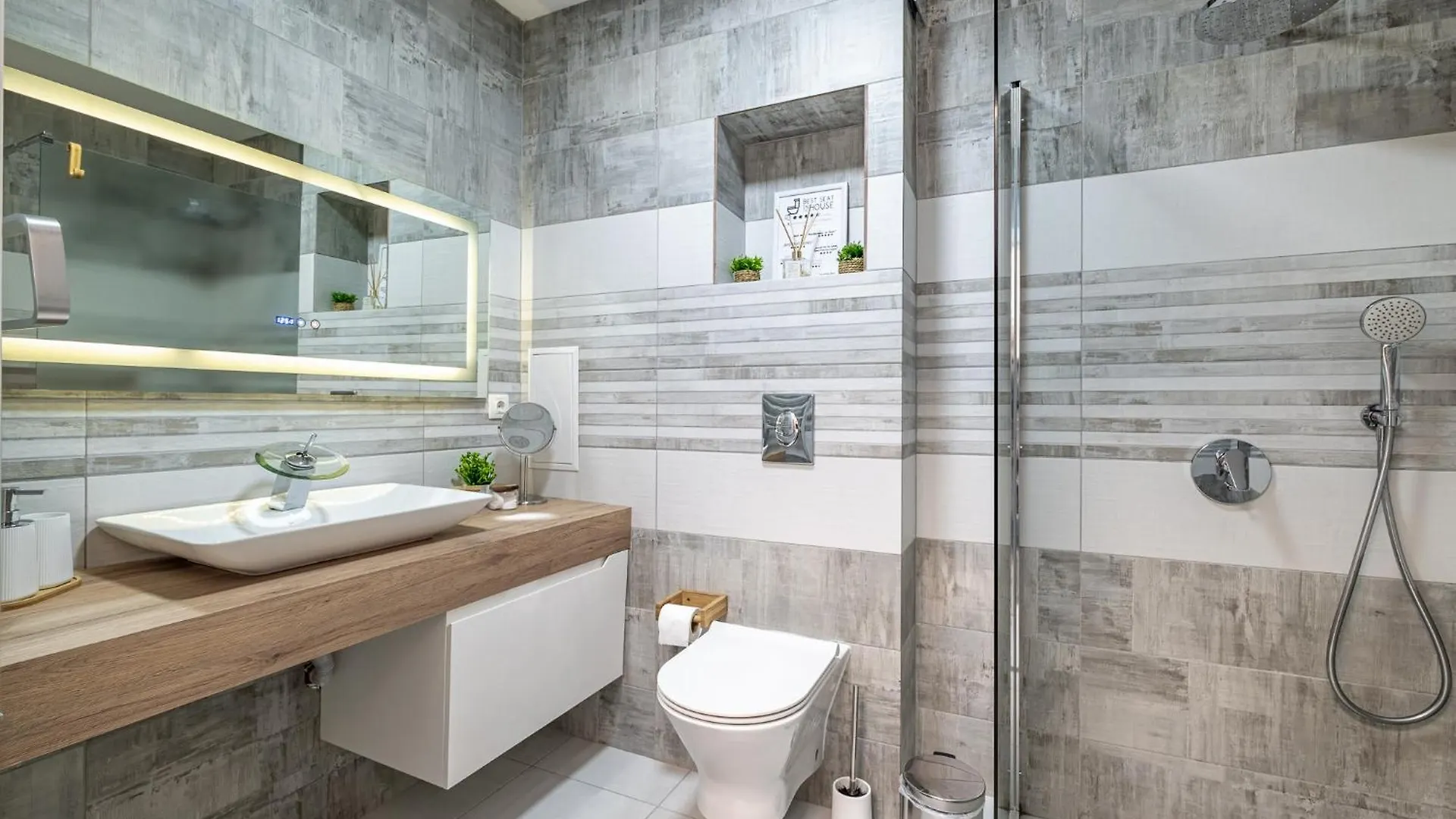 Boutique 1 Bedroom Apartment With Parking And Port View Varna 0*,